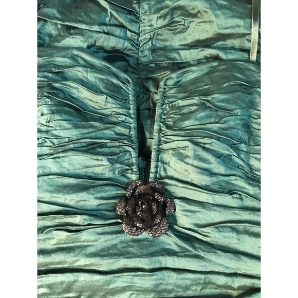 BCBG MaxAzria  Ruched Satin Taffeta Cocktail/Formal Holiday dress - Picture 3 of 5